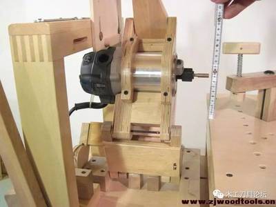 国外木工高手制作的电木铣仿形机开榫机组图,关键还是木质结构的